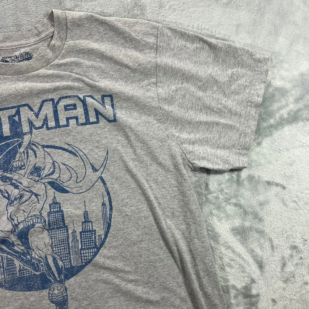 OLD NAVY Batman Graphic T-Shirt Mens XXL Gray‎ DC Comics Gotham City Retro - Picture 9 of 16